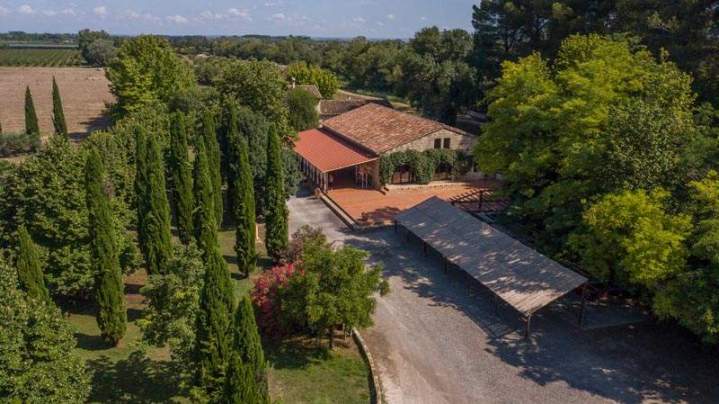 Vue dégagée sur la Manade Occitane Marsillargues