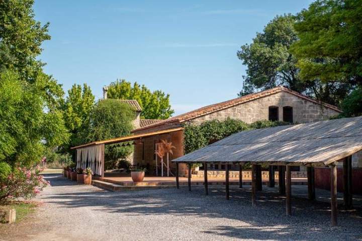 Extérieur de la Manade Occitane Marsillargues